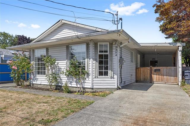 2454 5th St EASTCourtenay, BC V9N 8J2