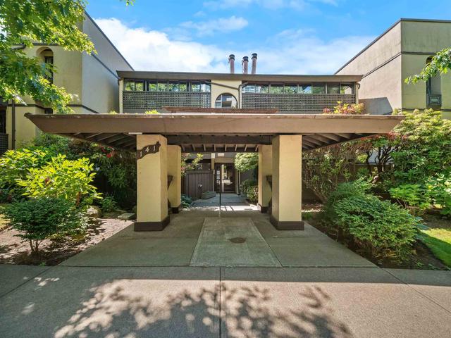 210-141 13th Street WNorth Vancouver, BC V7M 1N5