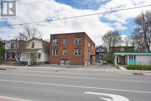 310 BYRON AVENUE  Ottawa, ON K1Z 6Z1