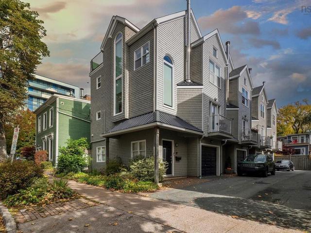 1 1345 Dresden Row  Halifax, NS B3J 2J9