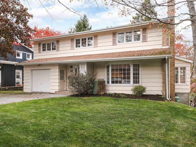 43 Deepwood Crescent  Halifax, NS B3M 2Y5