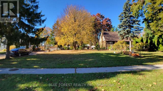 947 DEARNESS DRIVE  London South (South Y), ON N6E 1N6