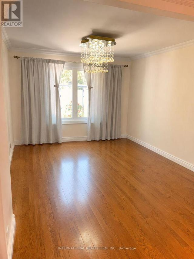 2910 OKA ROAD  Mississauga, ON L5N 1W9