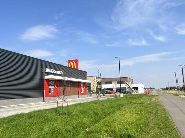 16715 71 Street  Edmonton, AB T5Z 1Z8
