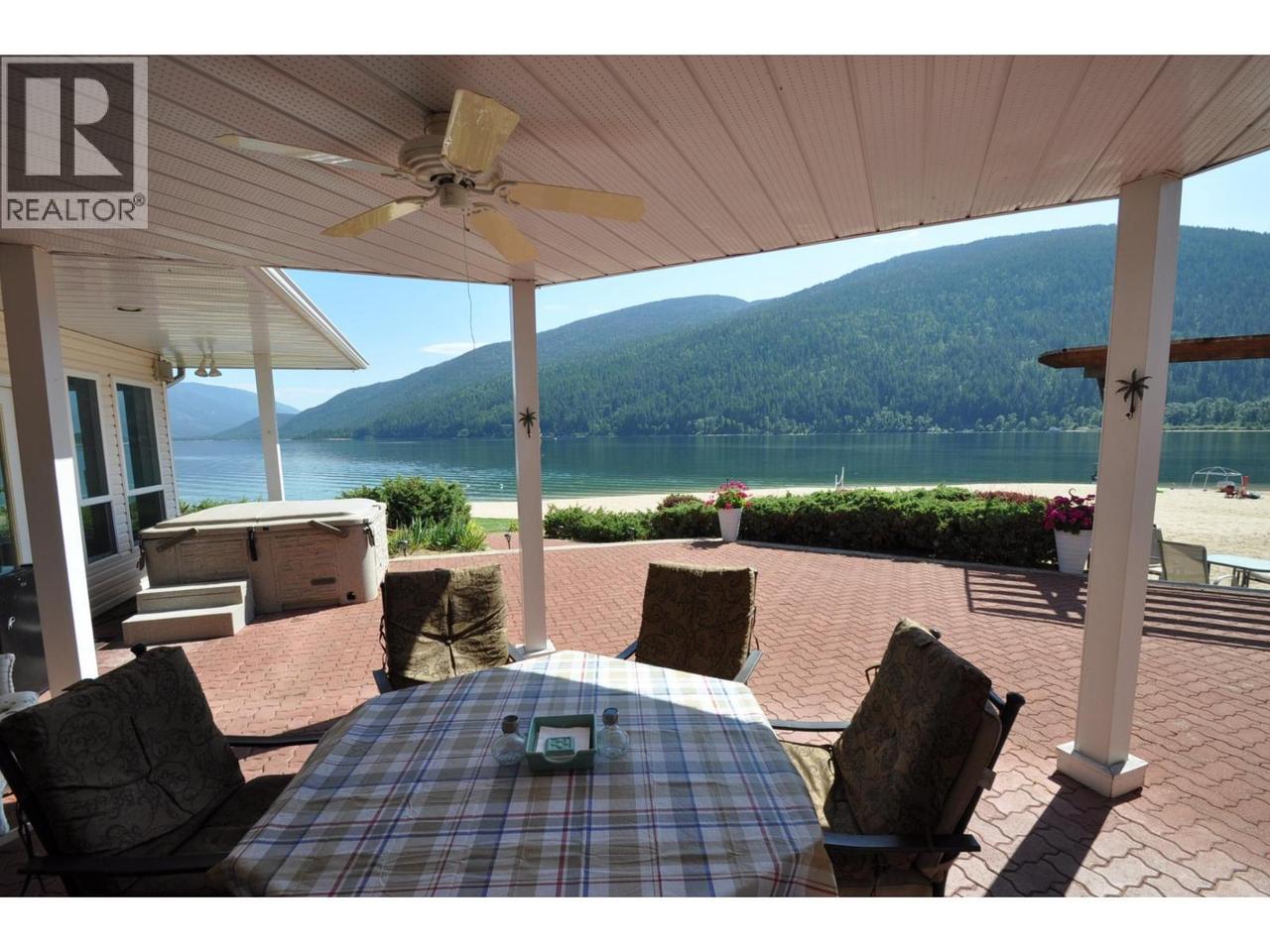 2194 3A Highway, Nelson, BC - Indoor Photo Showing Kitchen With Double Sink