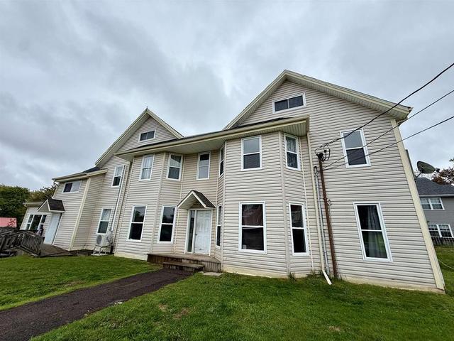 6 Pond Street  Charlottetown, PE C1A 2P2