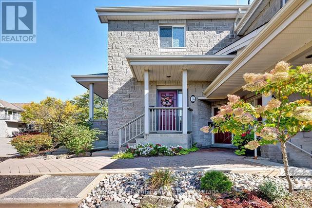 36 ROBSON COURT  Ottawa, ON K2K 2W1