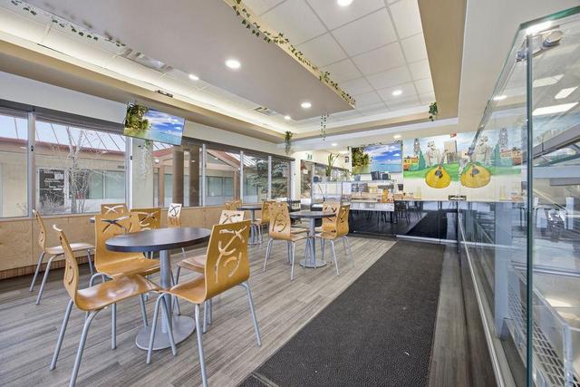 15333 97 St NW  Edmonton, AB T5X 5V3