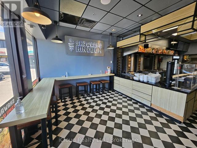 4 - 377 BURNHAMTHORPE ROAD E  Mississauga, ON L5A 3Y1