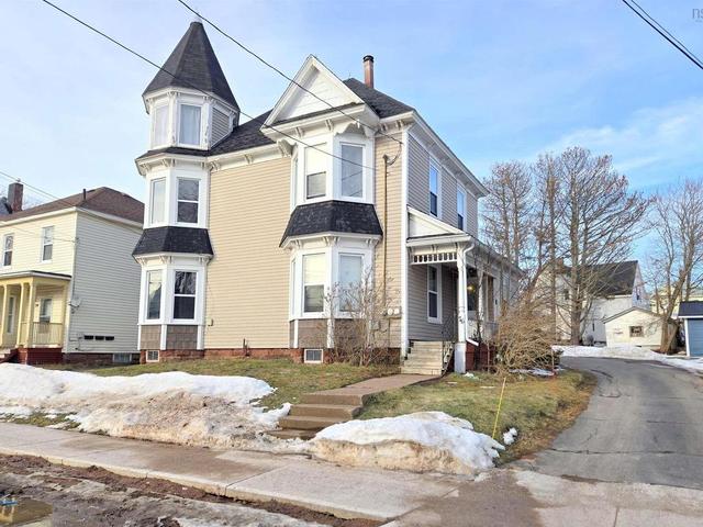 76 Havelock Street  Amherst, NS B4H 3K6