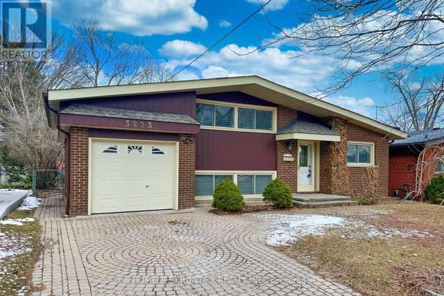 3223 CONSTITUTION BOULEVARD  Mississauga, ON L4Y 2Z1