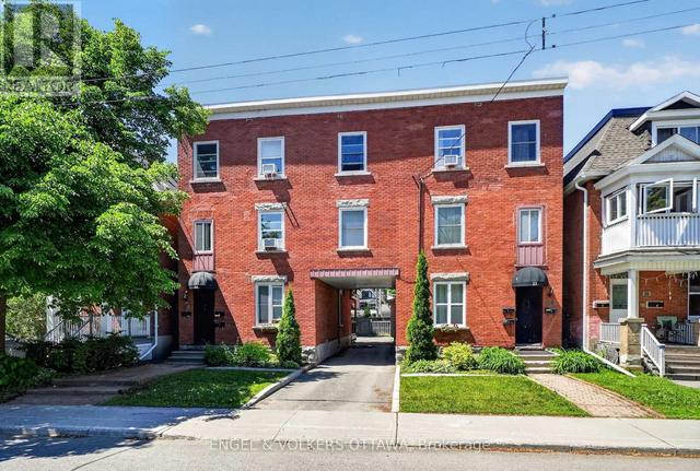 22-24 ST FRANCIS STREET  Ottawa, ON K1Y 1W5