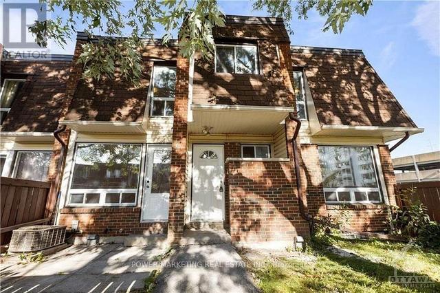 41 - 2939 FAIRLEA CRESCENT  Ottawa, ON K1V 9A5