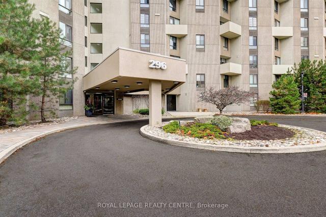 B4-296 Mill Road  Toronto, ON M9C 4X8