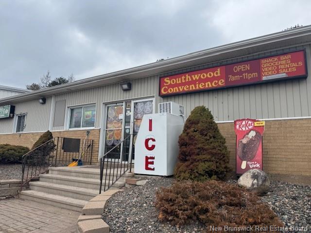 25 Hubbard RD  Fredericton, NB E3B 6B3