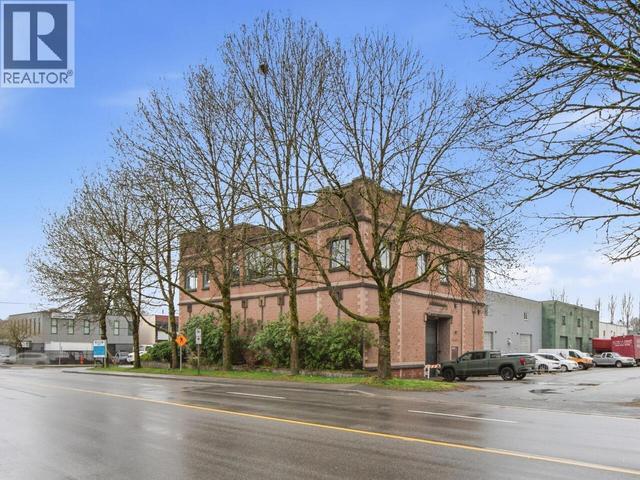 1496 RUPERT STREET  North Vancouver, BC V7J 1E9