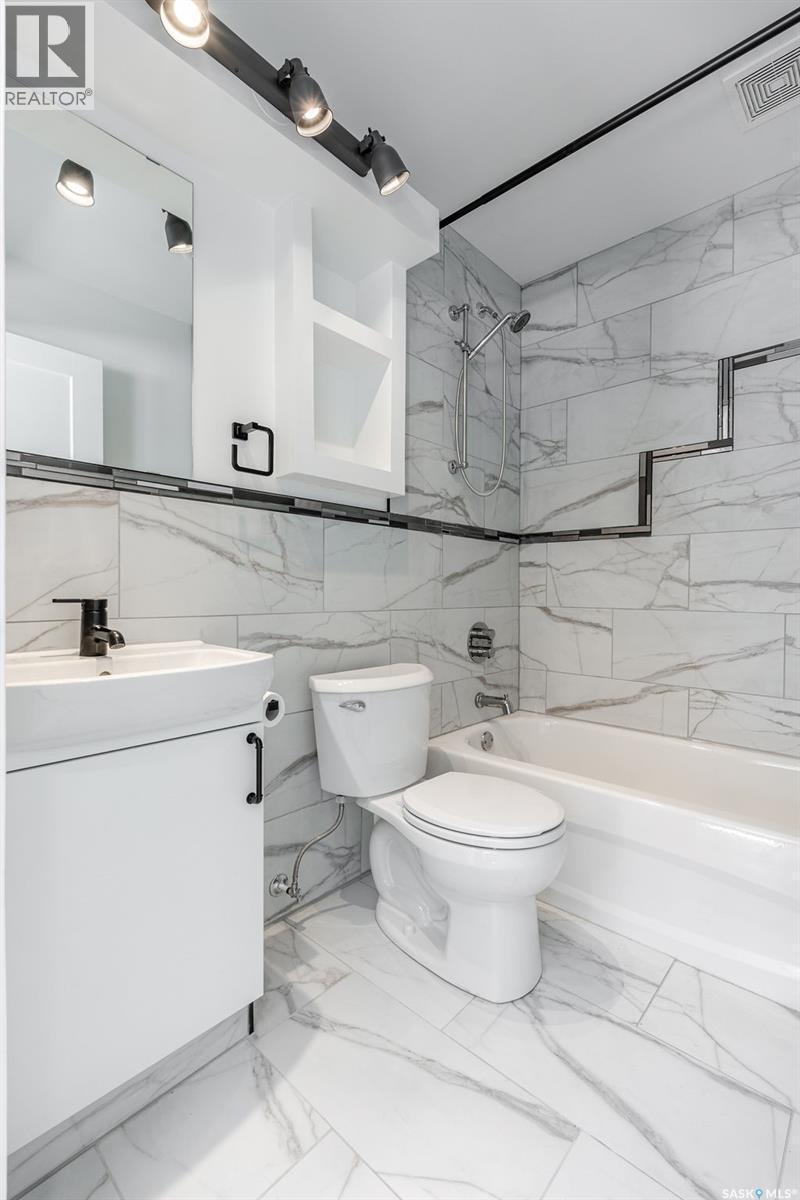 1 May Bay, Delaronde Lake, SK - Indoor Photo Showing Bathroom