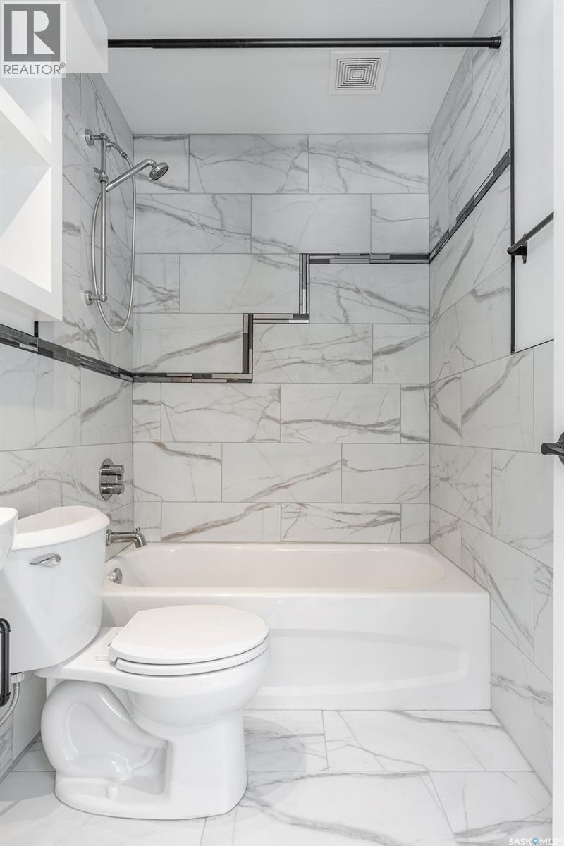 1 May Bay, Delaronde Lake, SK - Indoor Photo Showing Bathroom