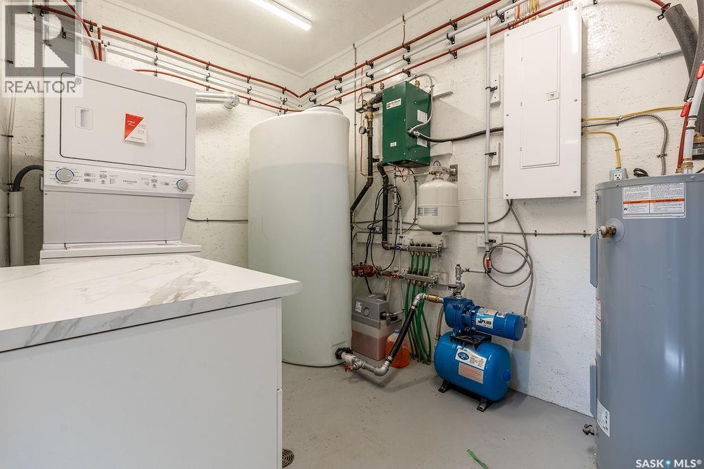 1 May Bay, Delaronde Lake, SK - Indoor Photo Showing Laundry Room