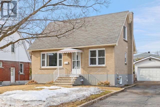 1123 SECORD AVENUE  Ottawa, ON K1H 8C9