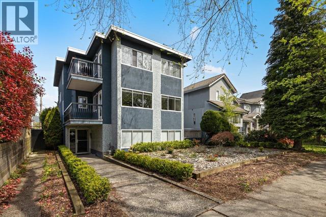 1923 PARKER STREET  Vancouver, BC V5L 2L2