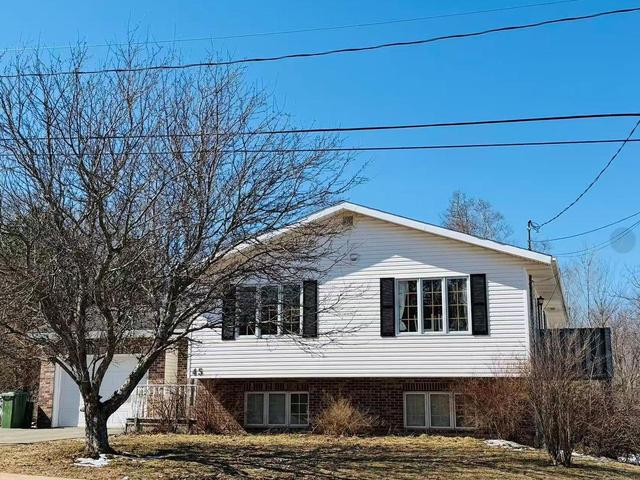 45 ATLANTIC Road  Charlottetown, PE C1A 9P4