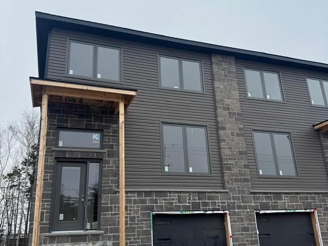 83 Simona Drive  Dartmouth, NS B2X 0E1