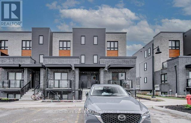#18 - 235 CHAPEL HILL DRIVE  Kitchener, ON N2R 0S4