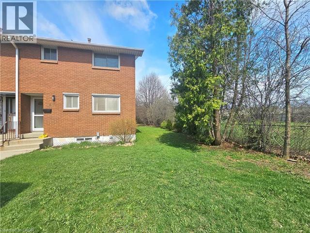 161 BERKINDALE Drive Unit# 6  Hamilton, ON L8E 1M6