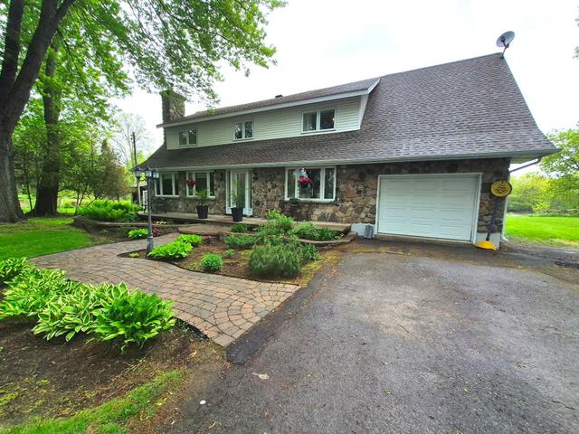 5375 Boul. des Mille-Îles  Laval (Saint-François), QC H7L 1K5