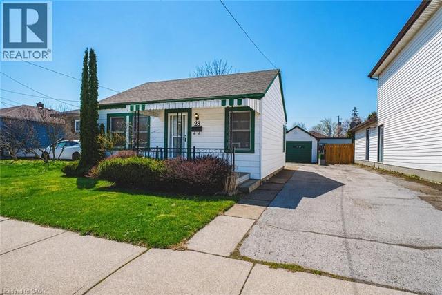 28 MUNN Street  Hamilton, ON L8V 1J9
