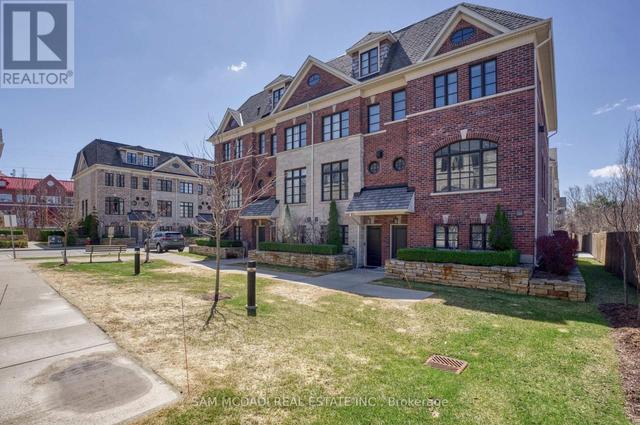 2029 QUEENSBOROUGH GATE  Mississauga, ON L5M 0Y1