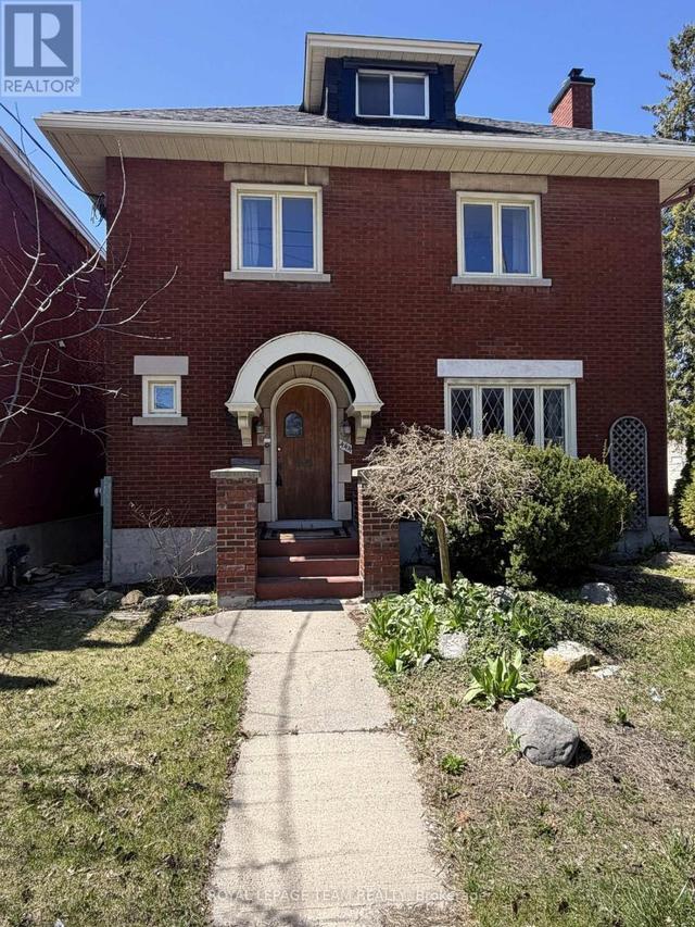 444 PARKDALE AVENUE  Ottawa, ON K1Y 1H1