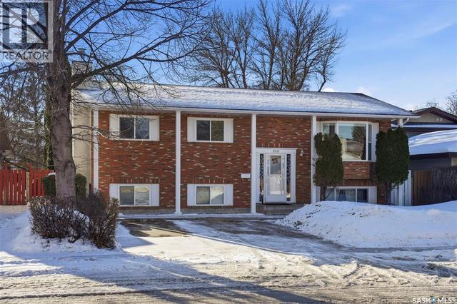 111 Gustin CRESCENT  Saskatoon, SK S7H 6H7