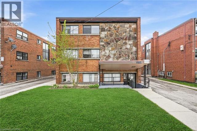 1254 FENNELL Avenue E  Hamilton, ON L8T 1T4