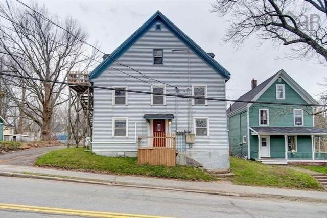 18 Gaspereau Avenue  Wolfville, NS B4P 2C4