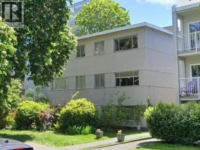 2160 W 39TH AVENUE  Vancouver, BC V6M 1T5