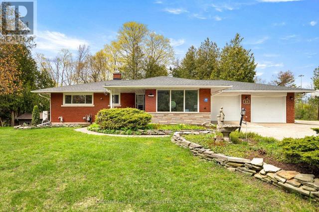 24 GRAND HILL DRIVE  Kitchener, ON N2P 2E4