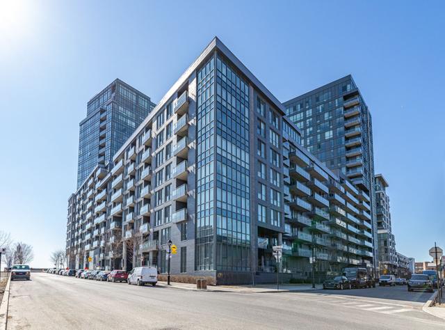 401-360 Rue Atateken Montréal (Ville-Marie), QC H2L 0H4