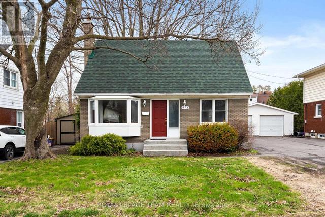 873 SMYTH ROAD  Ottawa, ON K1G 1P4