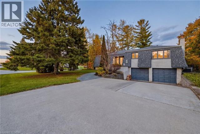 459 LEE Avenue  Waterloo, ON N2K 1Y1