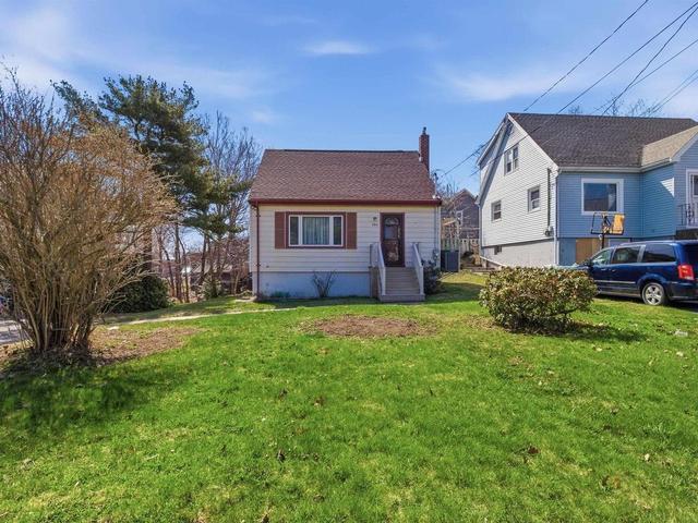 104 Melrose Avenue  Halifax, NS B3N 2E4