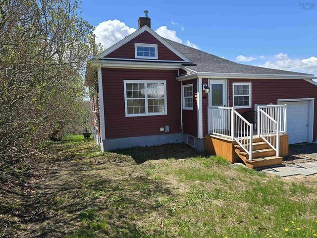 66 Oak Street  Trenton, NS B2H 3A3