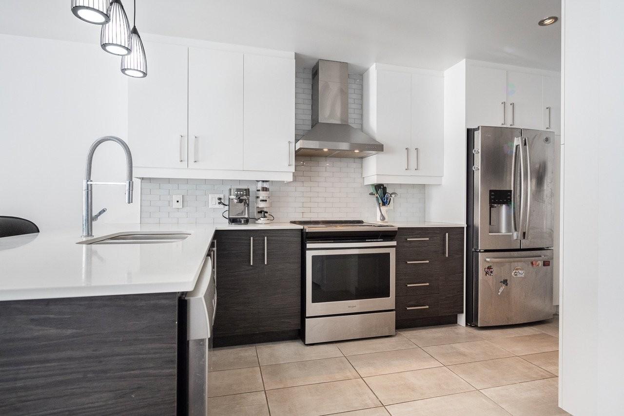 Cuisine - 204-83 Ch. Des Îles-Yale, Saint-Eustache, QC - Indoor Photo Showing Kitchen With Upgraded Kitchen