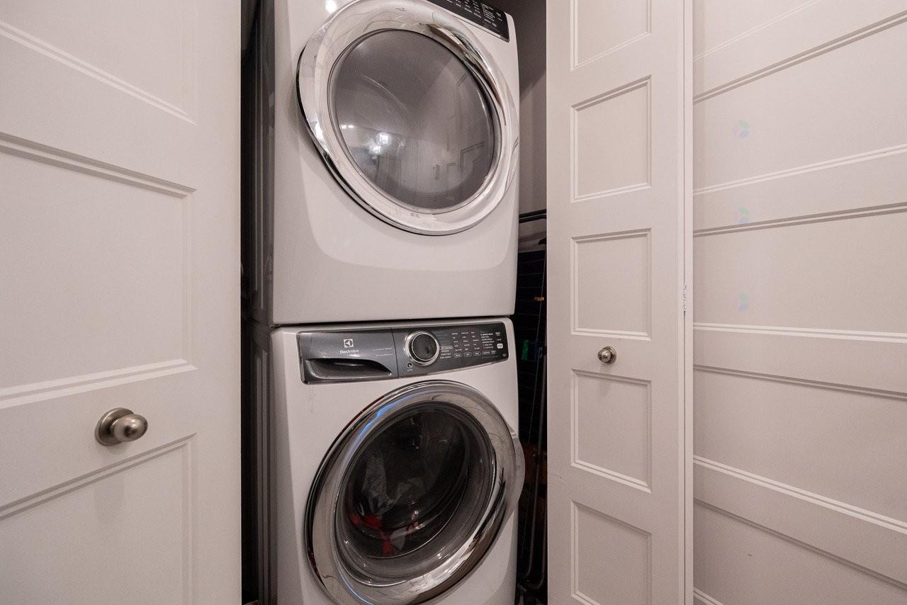 Salle de lavage - 204-83 Ch. Des Îles-Yale, Saint-Eustache, QC - Indoor Photo Showing Laundry Room