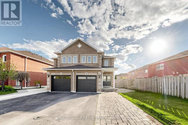 5642 ANNABELLE AVENUE  Mississauga, ON L5V 3A9