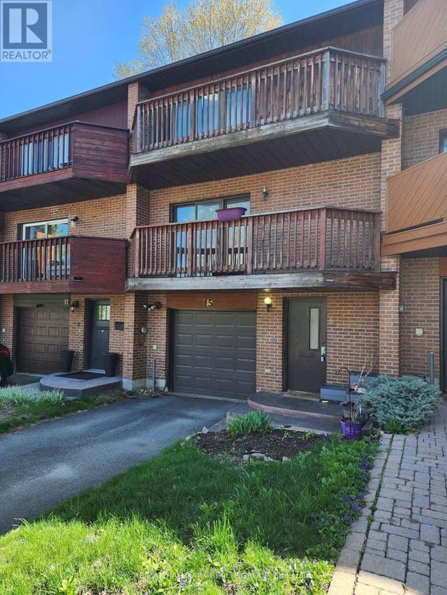 15 BIRCHDALE AVENUE  Ottawa, ON K2H 5A1