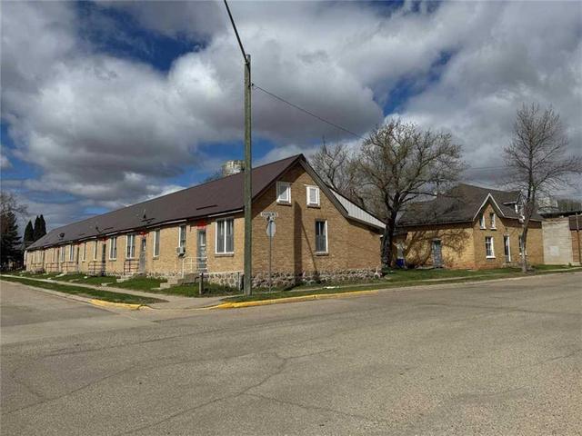 302 Queen Street W  Virden, MB R0M 2C0
