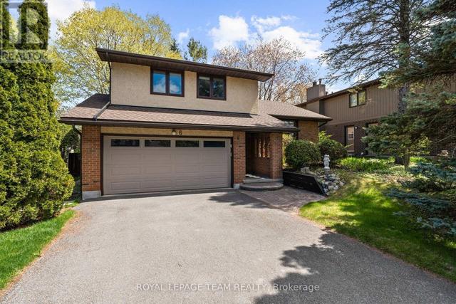 6 BYRD CRESCENT  Ottawa, ON K2L 2G5