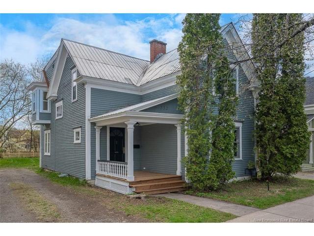 332 Saunders ST  Fredericton, NB E3B 1N8